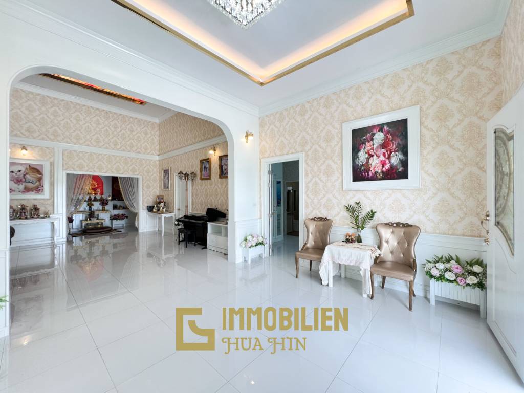 Luxuriöse Villa / pompös möbliert / 7.496 qm großes Grundstück