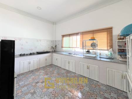 Luxuriöse Villa / pompös möbliert / 7.496 qm großes Grundstück