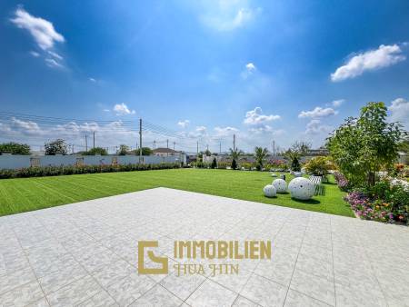 Luxuriöse Villa / pompös möbliert / 7.496 qm großes Grundstück