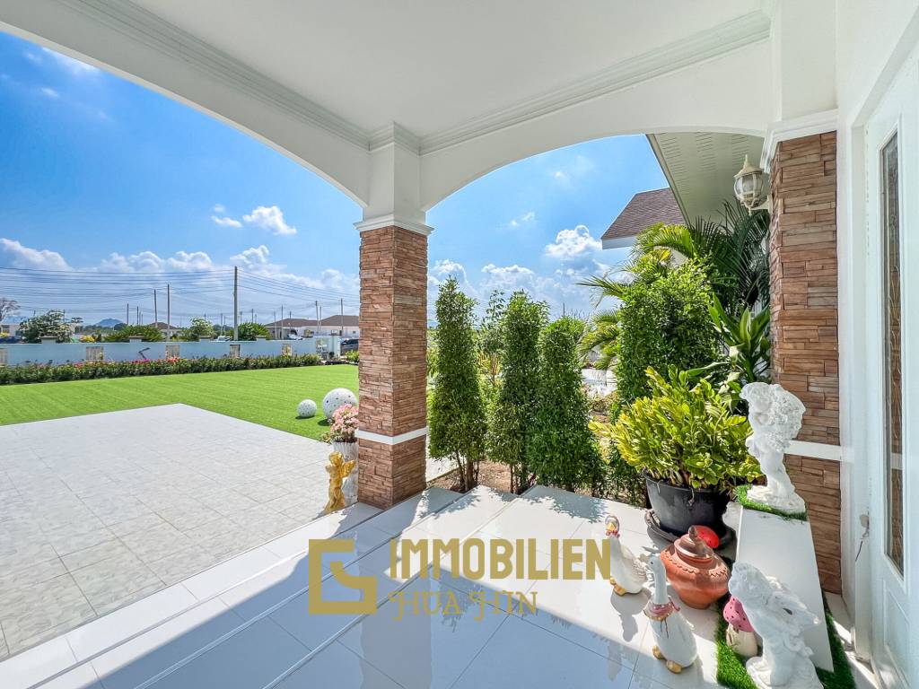 Luxuriöse Villa / pompös möbliert / 7.496 qm großes Grundstück