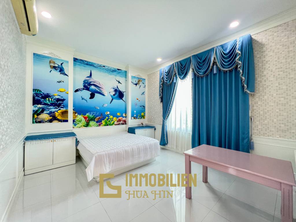 Luxuriöse Villa / pompös möbliert / 7.496 qm großes Grundstück