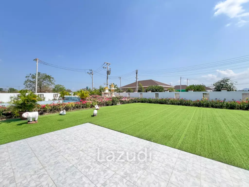 4 Bedroom Detached Home on 4-2-74 Rai  in Hua Hin