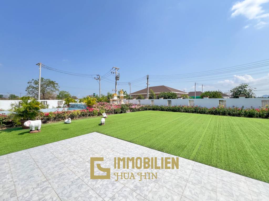 Luxuriöse Villa / pompös möbliert / 7.496 qm großes Grundstück