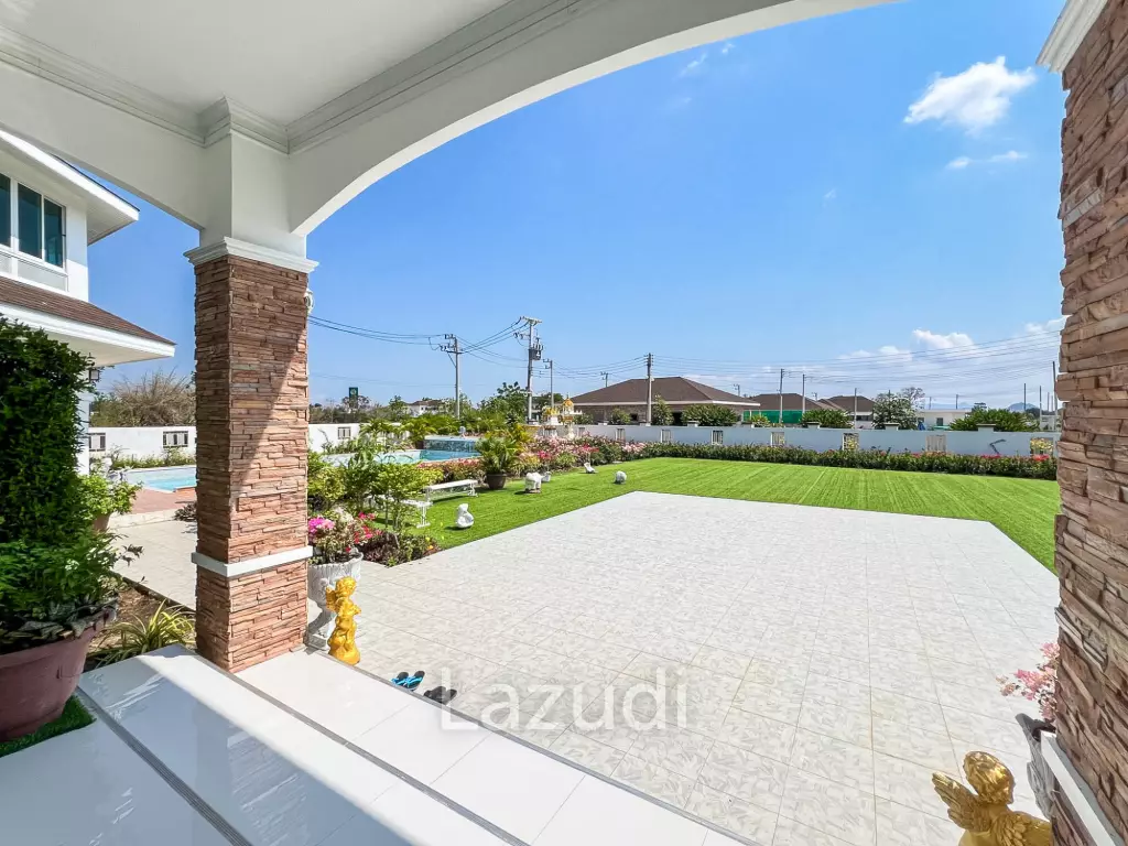 4 Bedroom Detached Home on 4-2-74 Rai  in Hua Hin