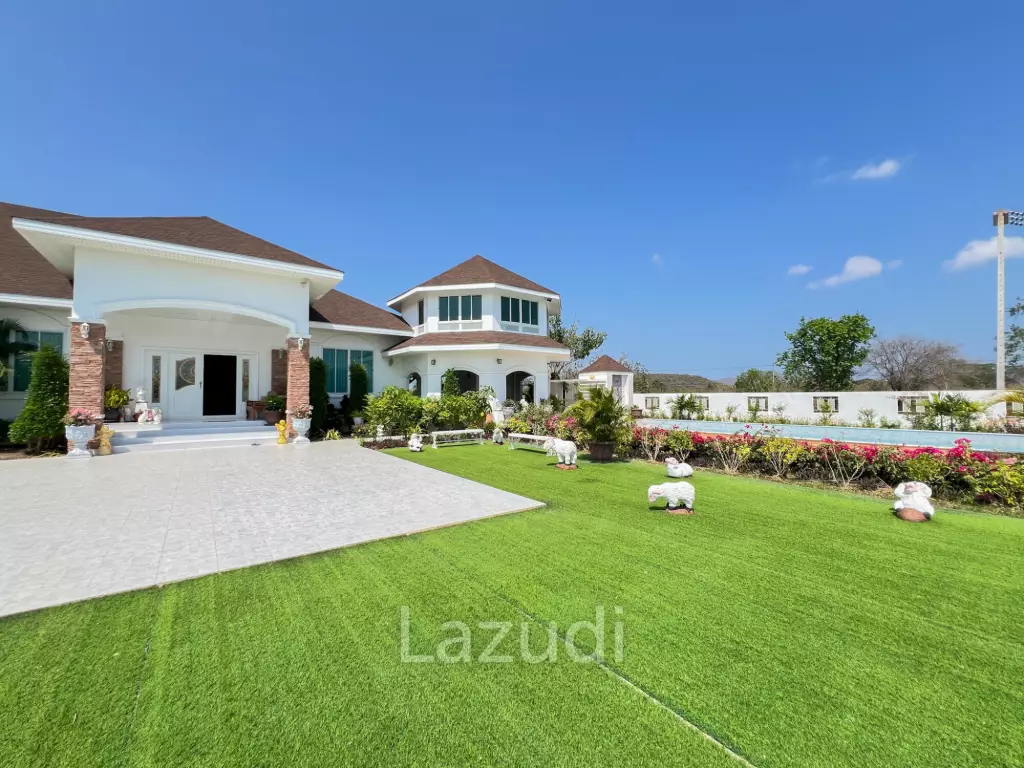 4 Bedroom Detached Home on 4-2-74 Rai  in Hua Hin