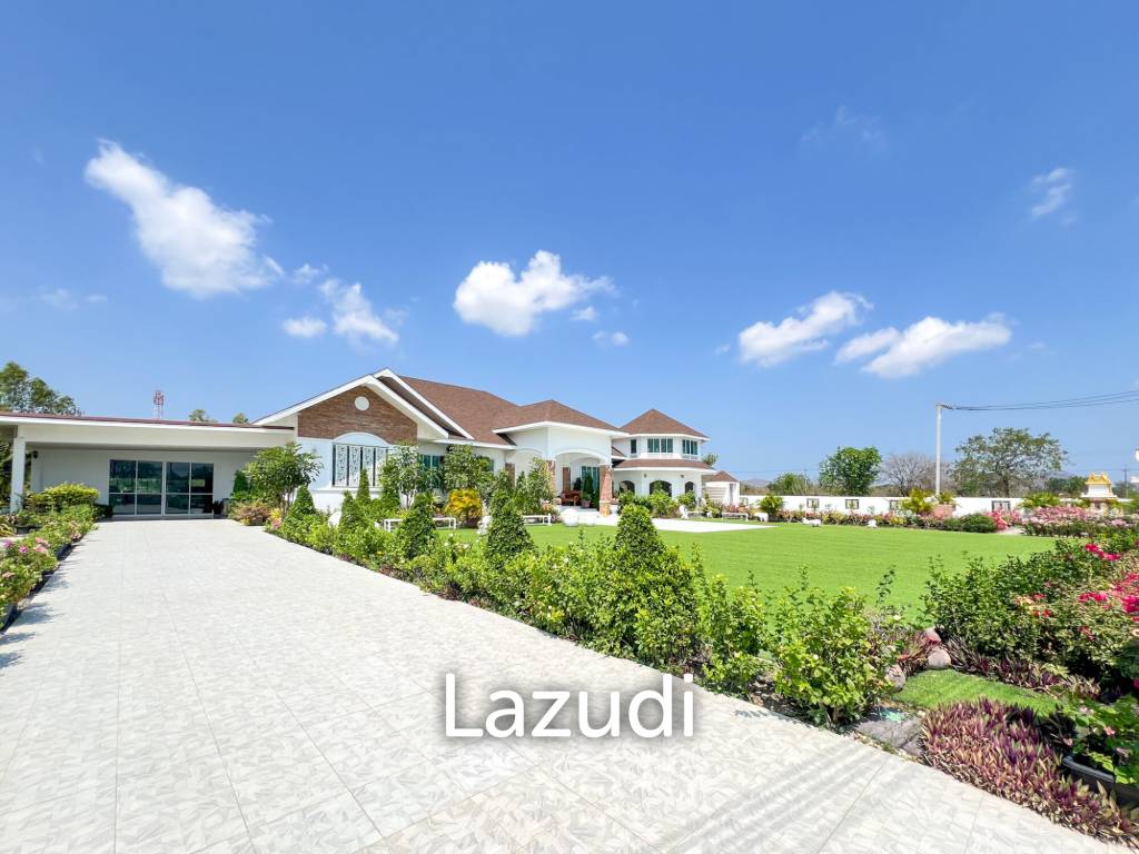 4 Bedroom Detached Home on 4-2-74 Rai  in Hua Hin