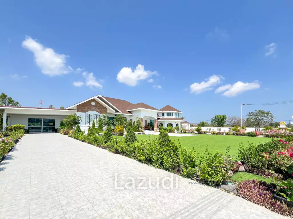 4 Bedroom Detached Home on 4-2-74 Rai  in Hua Hin