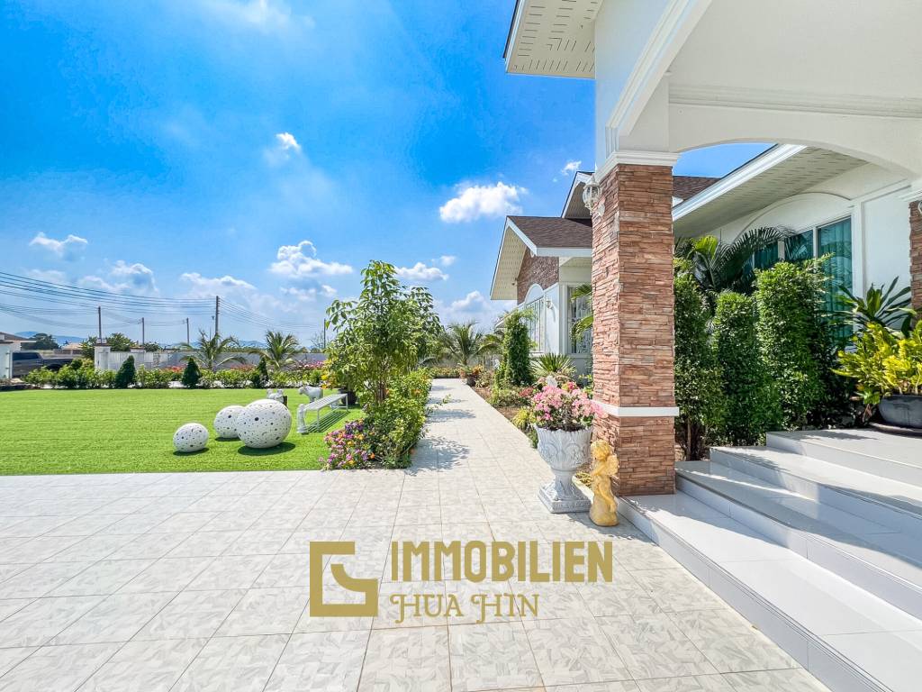 Luxuriöse Villa / pompös möbliert / 7.496 qm großes Grundstück