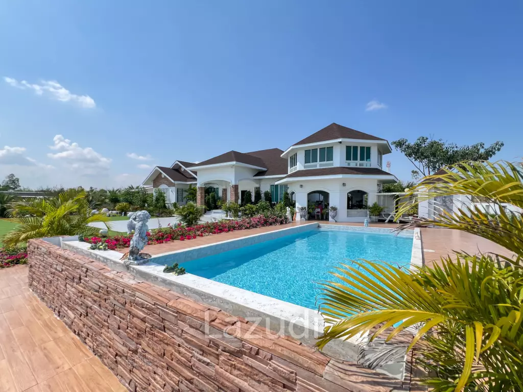 4 Bedroom Detached Home on 4-2-74 Rai  in Hua Hin