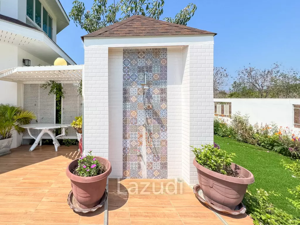 4 Bedroom Detached Home on 4-2-74 Rai  in Hua Hin