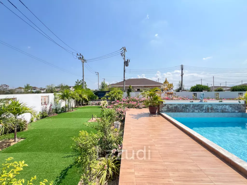 4 Bedroom Detached Home on 4-2-74 Rai  in Hua Hin