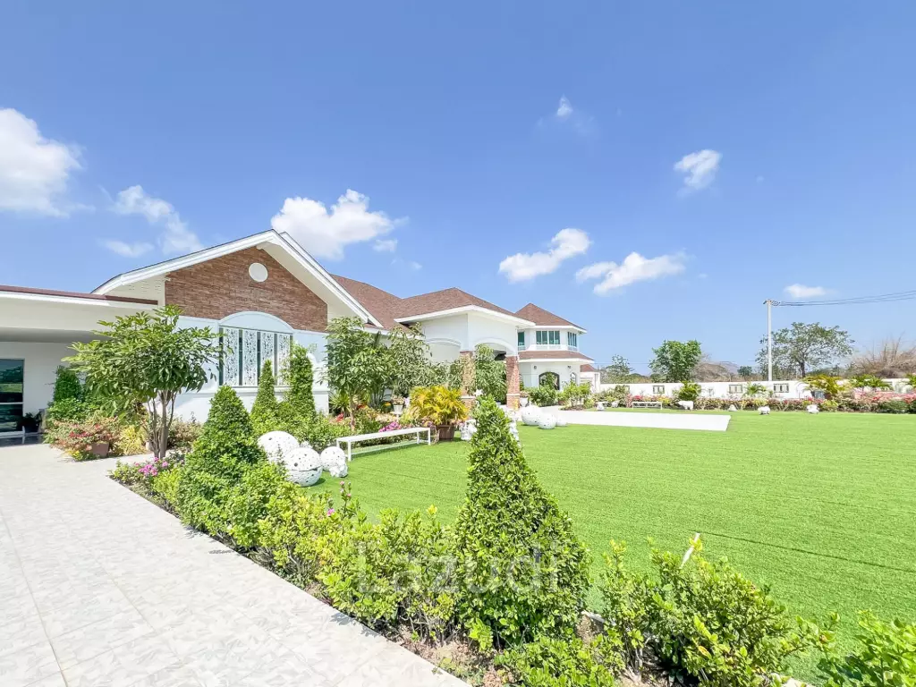 4 Bedroom Detached Home on 4-2-74 Rai  in Hua Hin