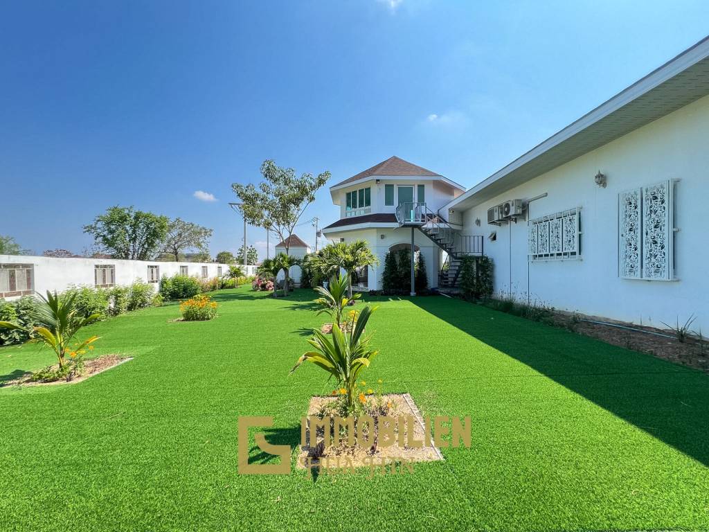 Luxuriöse Villa / pompös möbliert / 7.496 qm großes Grundstück