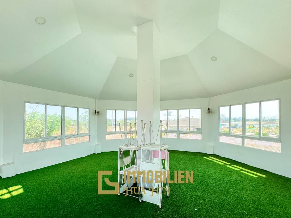 Luxuriöse Villa / pompös möbliert / 7.496 qm großes Grundstück