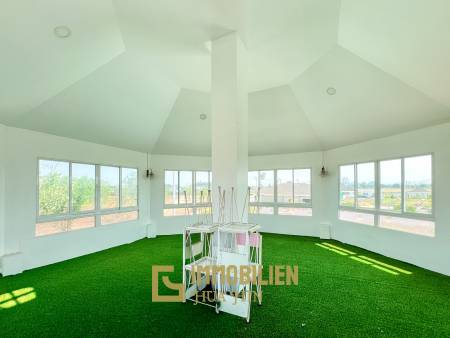 Luxuriöse Villa / pompös möbliert / 7.496 qm großes Grundstück