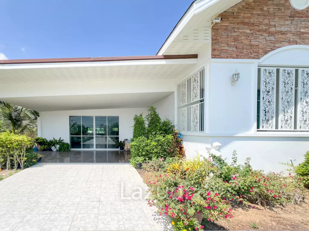 4 Bedroom Detached Home on 4-2-74 Rai  in Hua Hin