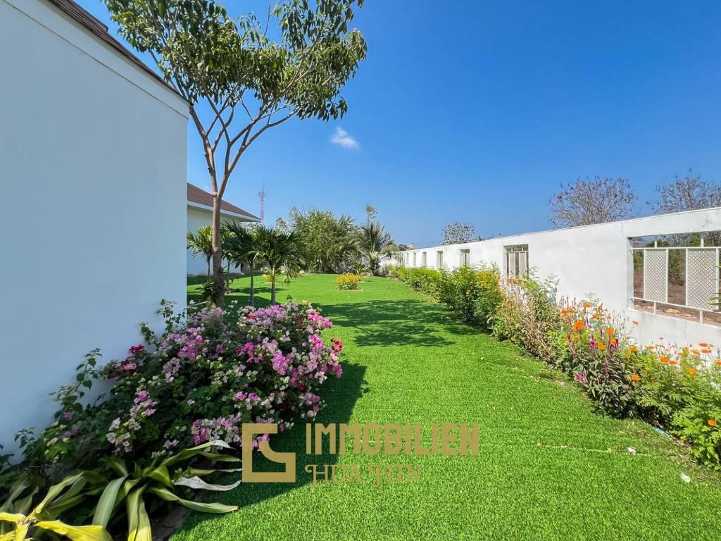 Luxuriöse Villa / pompös möbliert / 7.496 qm großes Grundstück