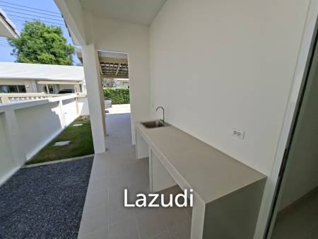 New 3 bed pool Villa toward Black mountain