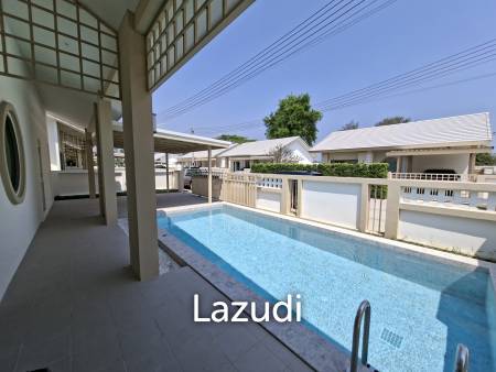 New 3 bed pool Villa toward Black mountain