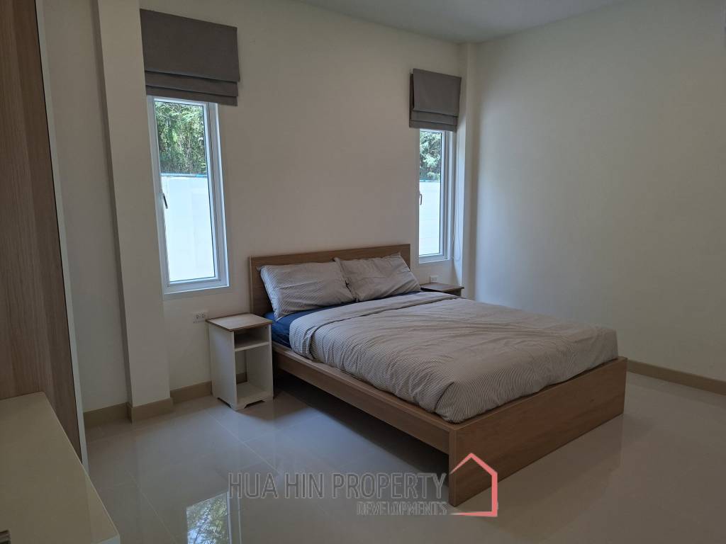 New 3 bed pool Villa toward Black mountain