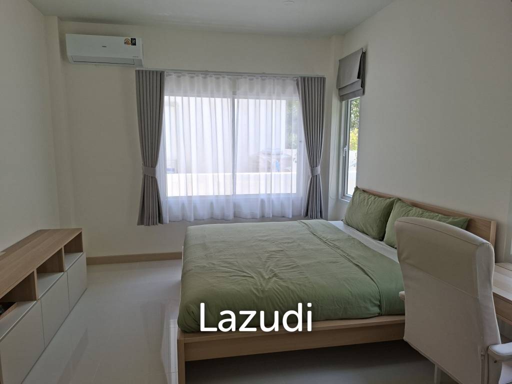 New 3 bed pool Villa toward Black mountain