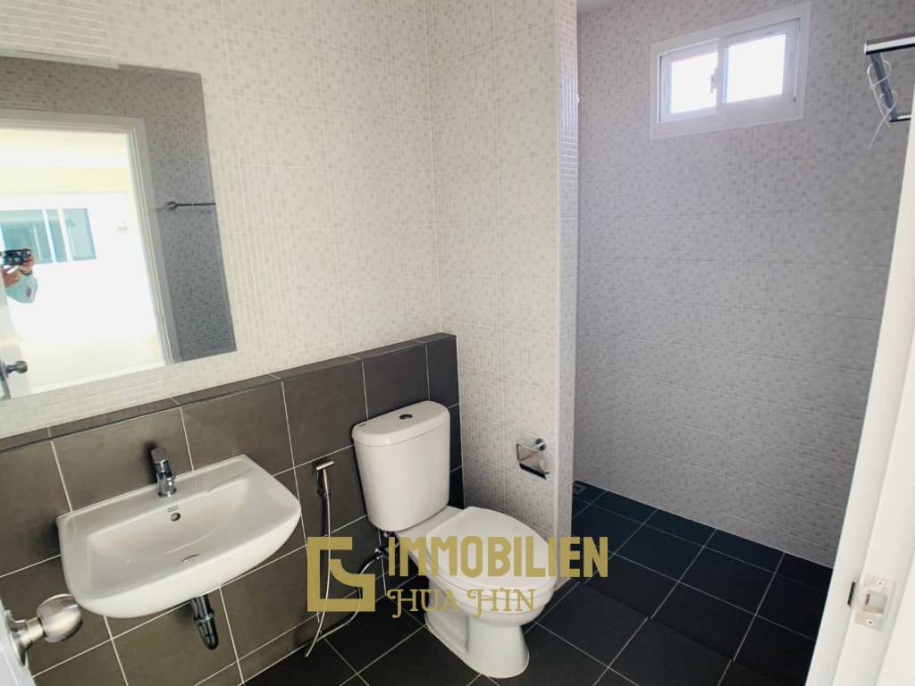 บ้านเดี่ยวโมเดิร์น 144 ตร.ม. พร้อมสระว่ายน้ำส่วนกลาง ย่านหินเหล็กไฟ หัวหิน