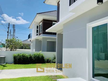 บ้านเดี่ยวโมเดิร์น 144 ตร.ม. พร้อมสระว่ายน้ำส่วนกลาง ย่านหินเหล็กไฟ หัวหิน