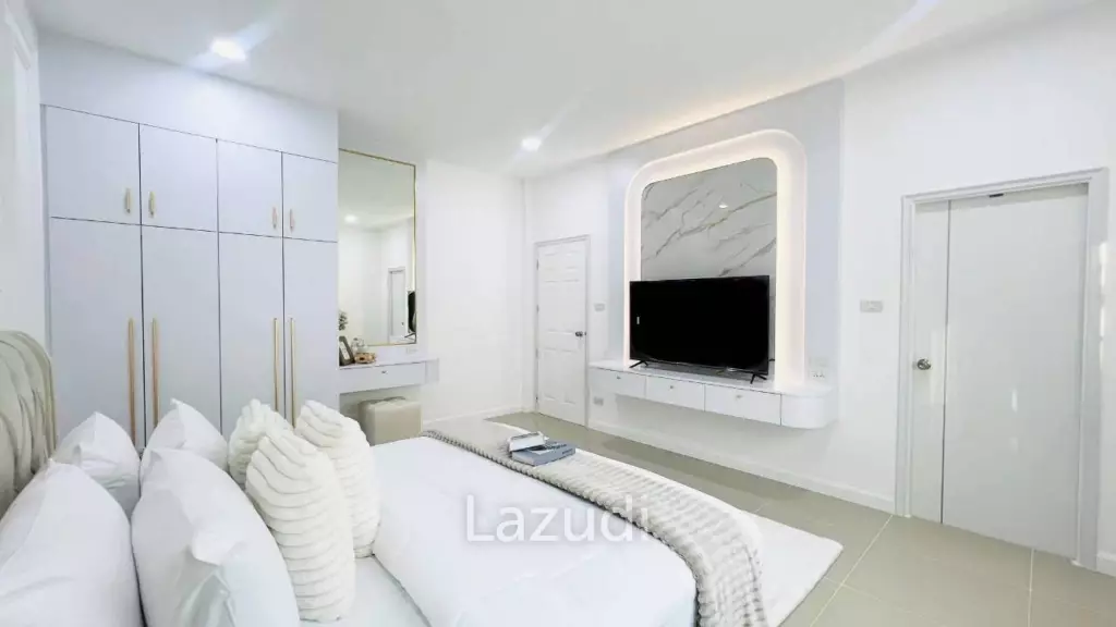 Modern Luxury Pool Villa for Sale Raviporn City Home Village