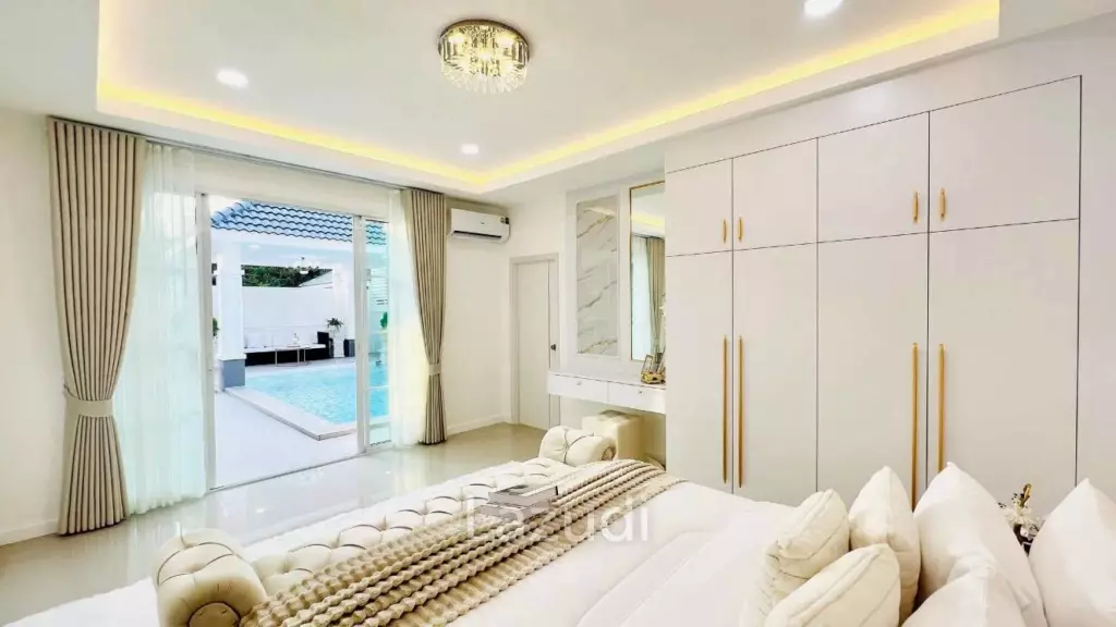 Modern Luxury Pool Villa for Sale Raviporn City Home Village