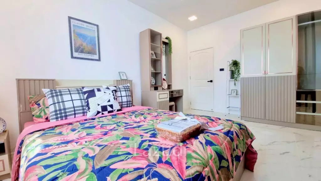 Stunning Modern Luxury Townhouse for Sale