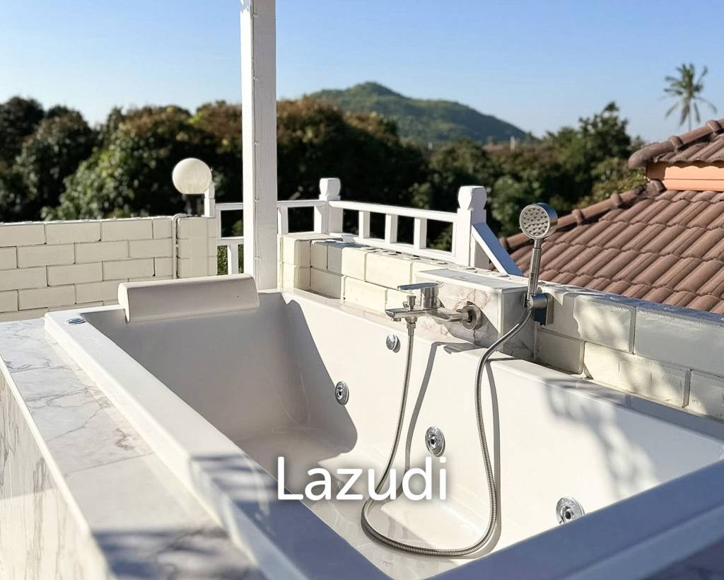 villa with rooftop jacuzzi in   Pran Buri