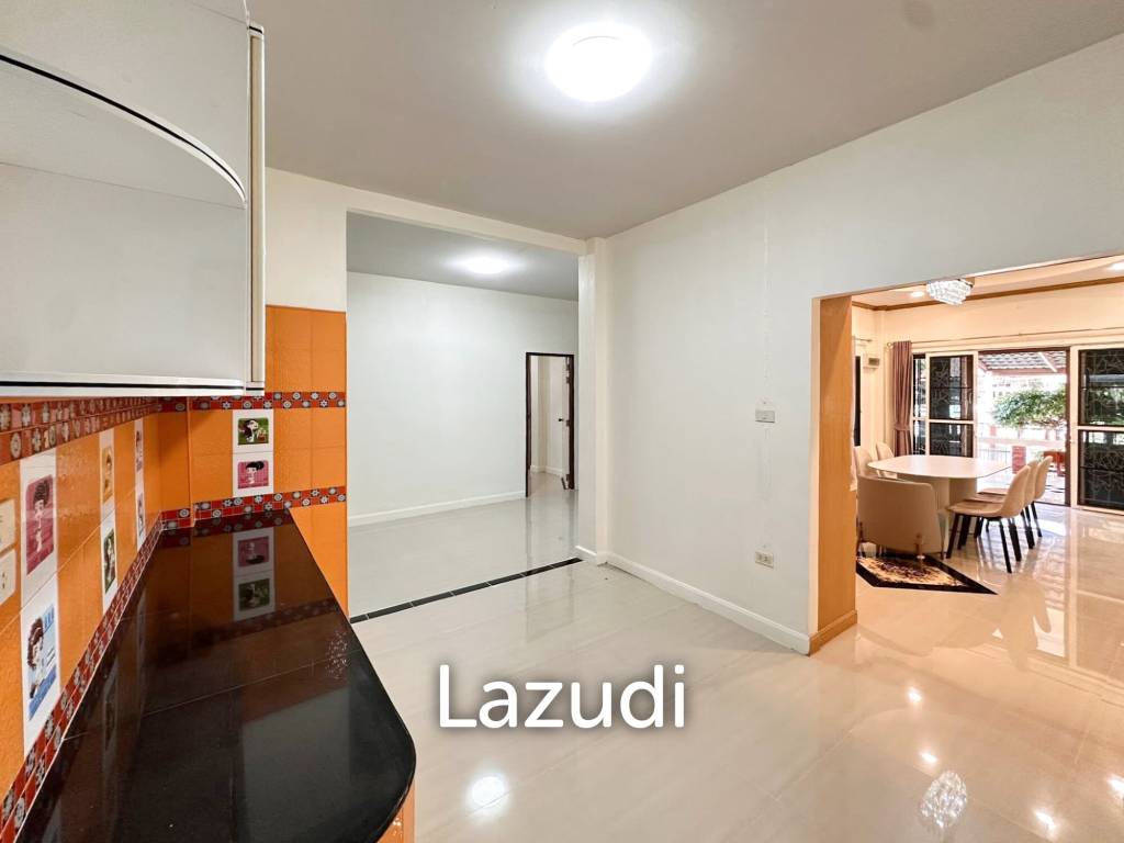 villa with rooftop jacuzzi in   Pran Buri