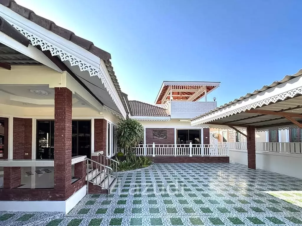 villa with rooftop jacuzzi in   Pran Buri