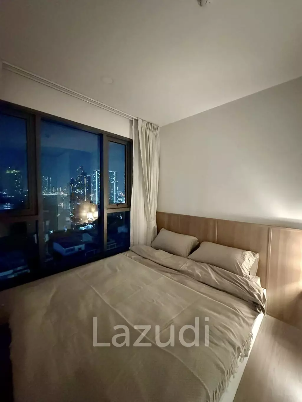 36 sqm high floor 2 bedroom condo Aspire Sukhumvit-Rama 4 Phra Khanong Bangkok