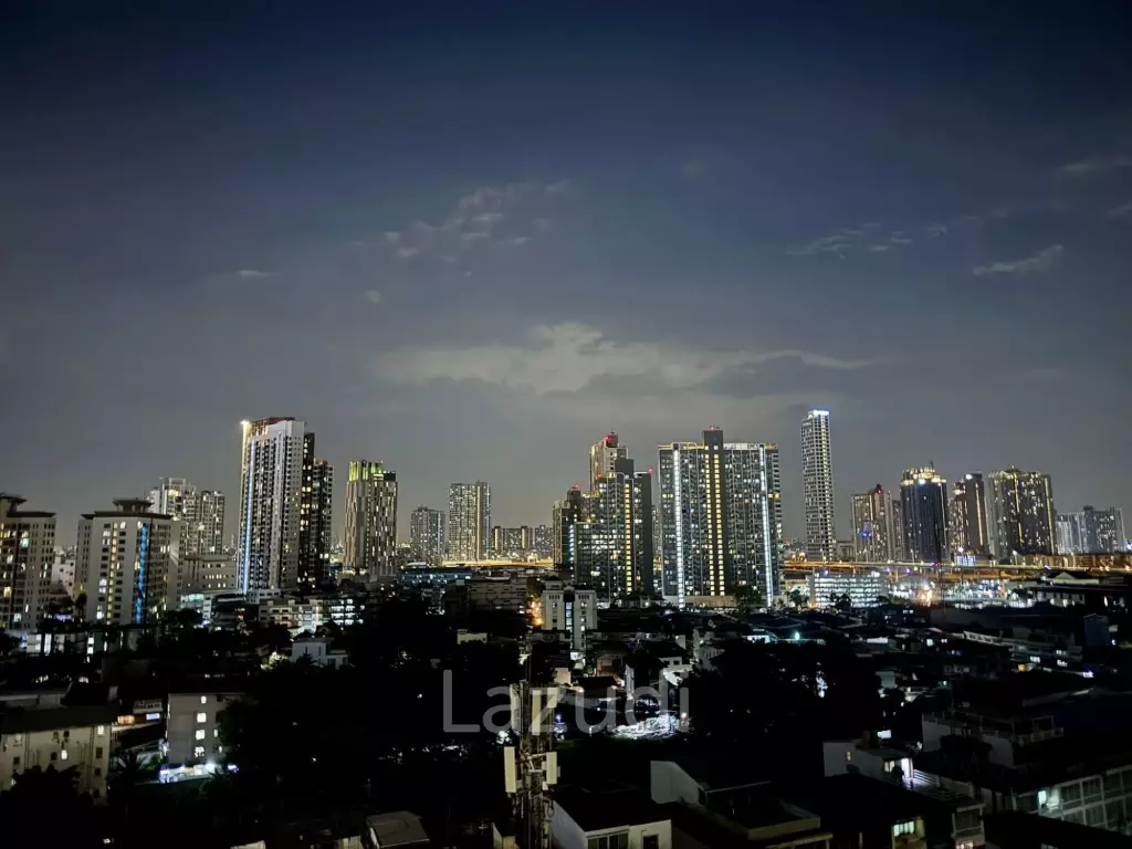 36 sqm high floor 2 bedroom condo Aspire Sukhumvit-Rama 4 Phra Khanong Bangkok