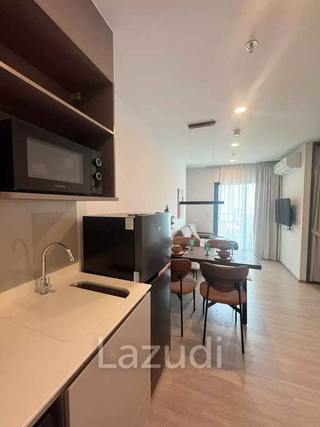 36 sqm high floor 2 bedroom condo Aspire Sukhumvit-Rama 4 Phra Khanong Bangkok