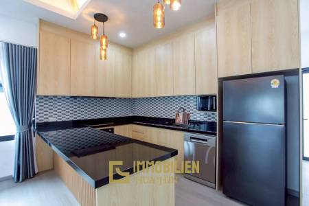 Сдается в аренду / жилая площадь 318 кв. м / 3 спальни / бассейн