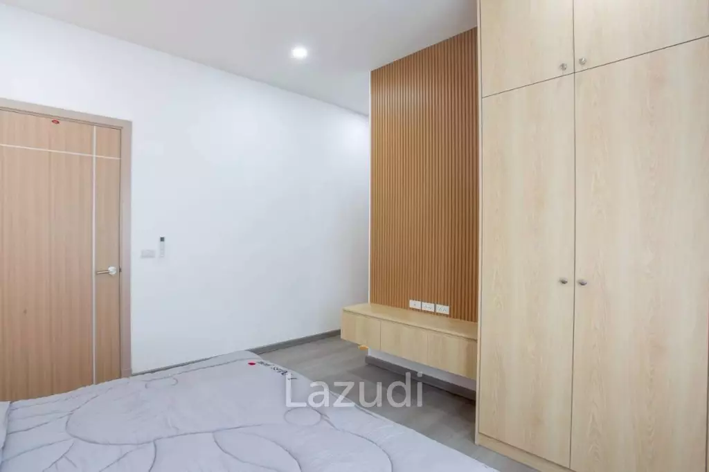 318 sqm modern pool villa with rooftop terrace