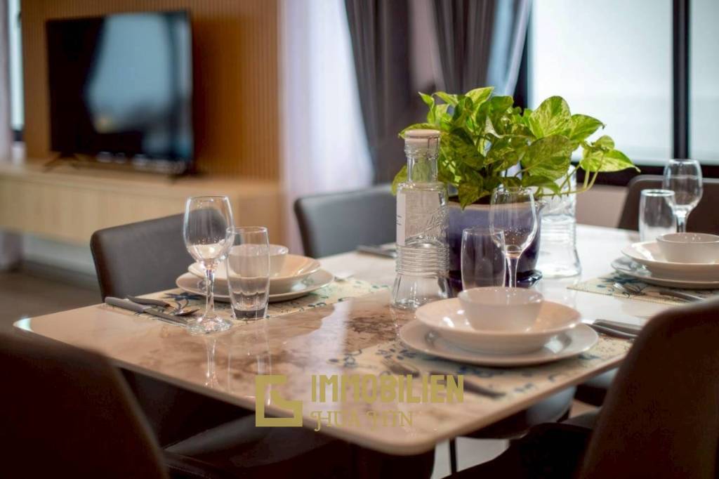 Сдается в аренду / жилая площадь 318 кв. м / 3 спальни / бассейн