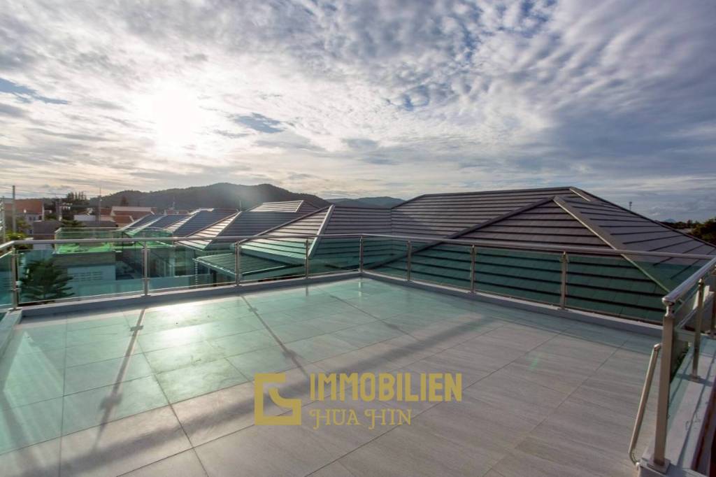 Сдается в аренду / жилая площадь 318 кв. м / 3 спальни / бассейн