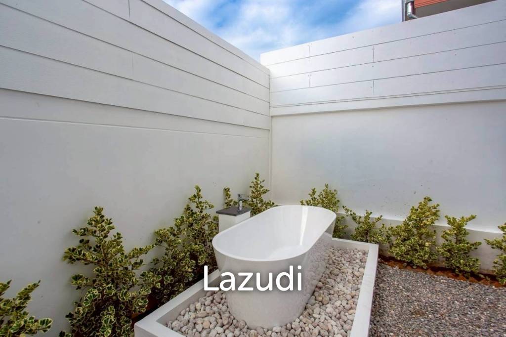 318 sqm modern pool villa with rooftop terrace