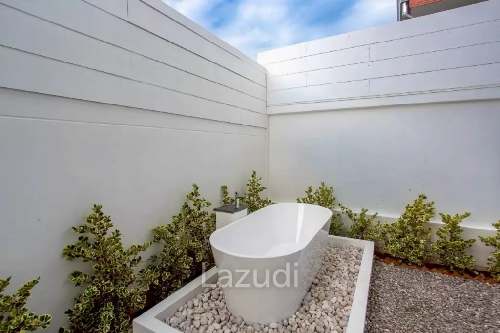 318 sqm modern pool villa with rooftop terrace