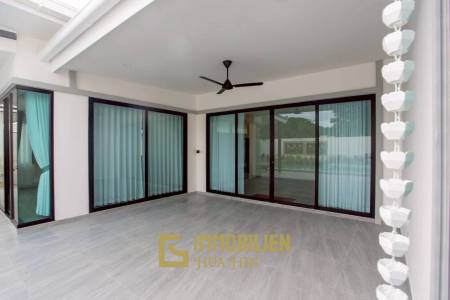 Сдается в аренду / жилая площадь 318 кв. м / 3 спальни / бассейн