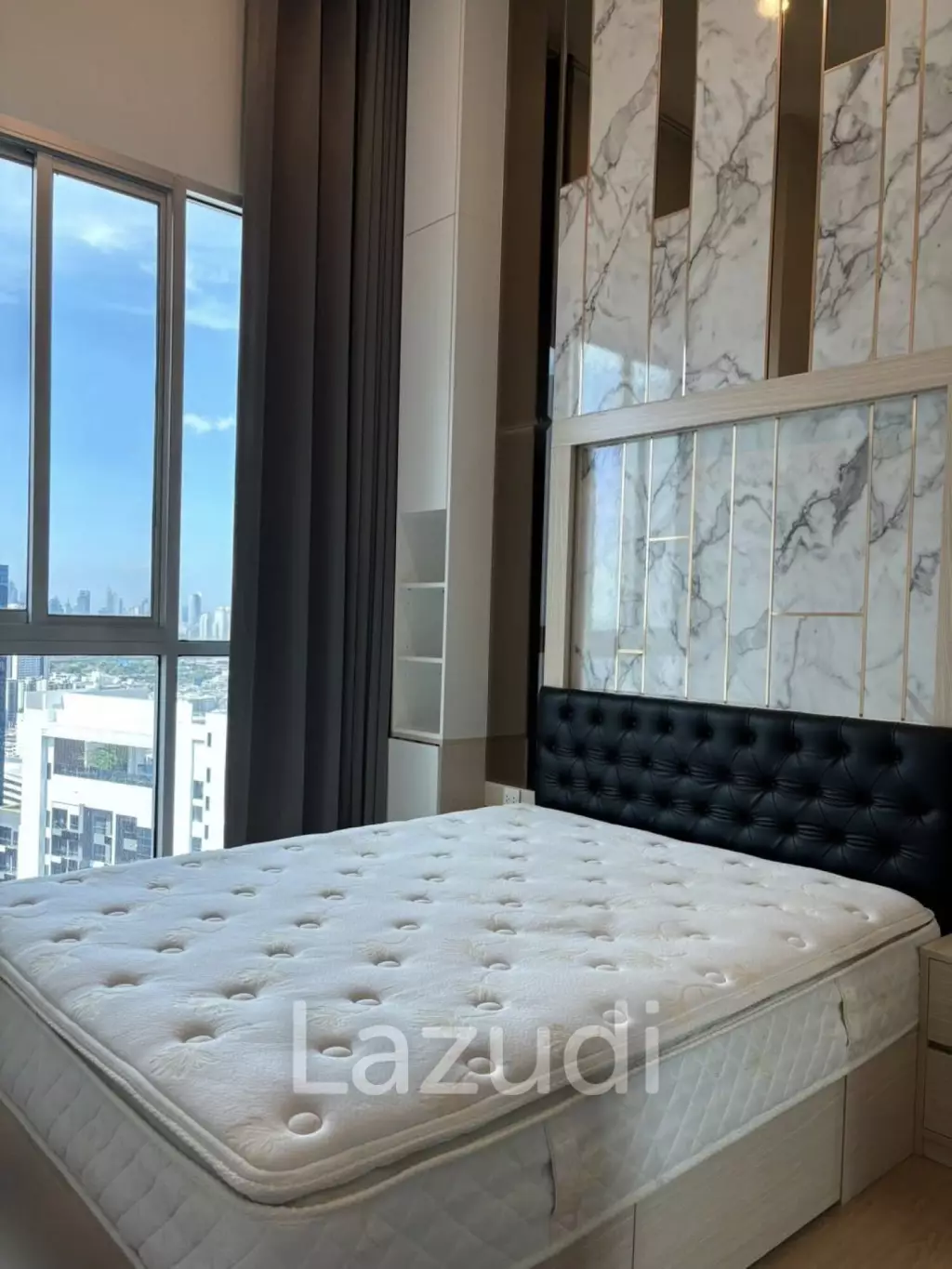 52 sqm high floor condo Noble Revolve Phaya Thai Bangkok