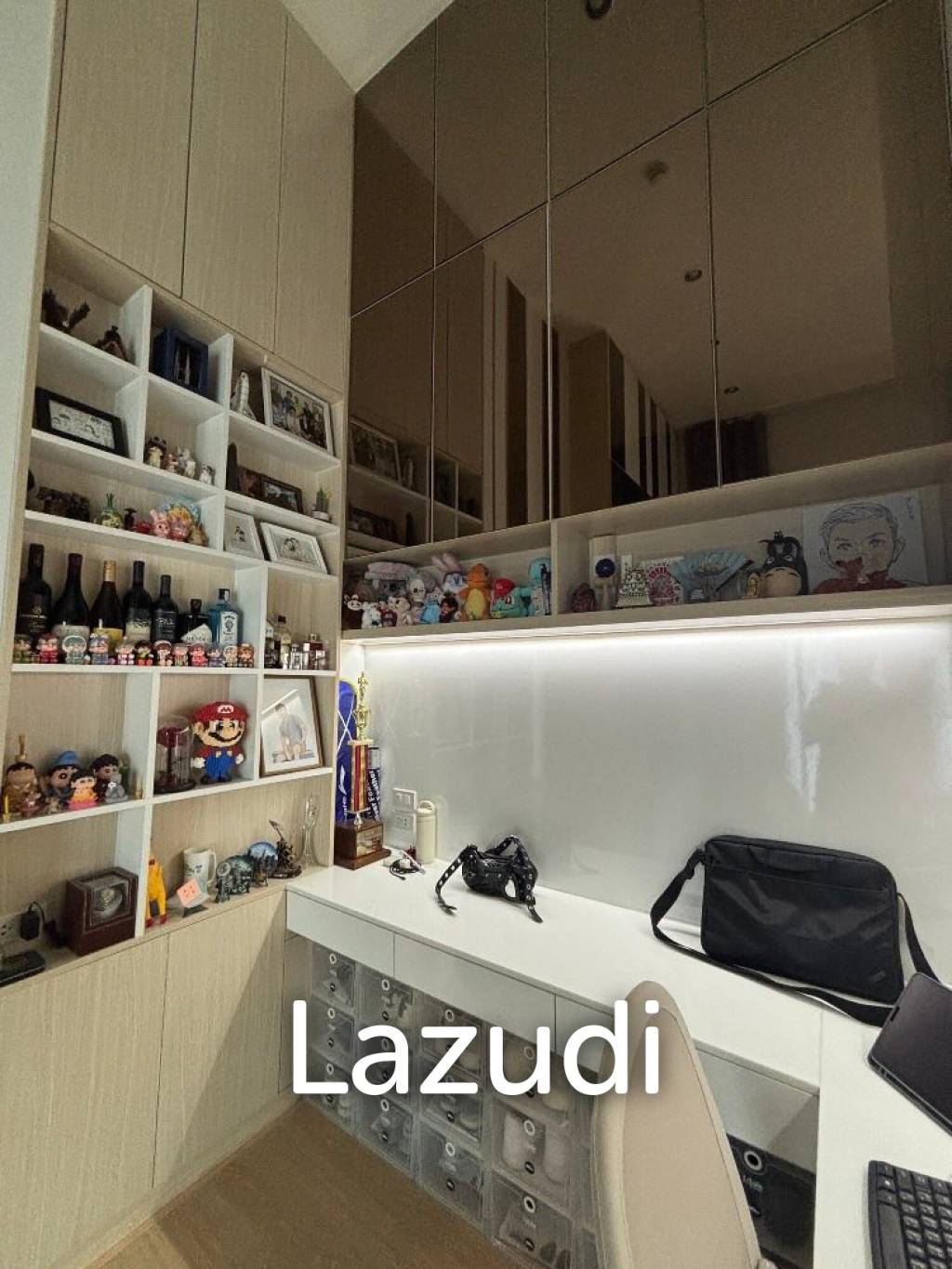 52 sqm high floor condo Noble Revolve Phaya Thai Bangkok