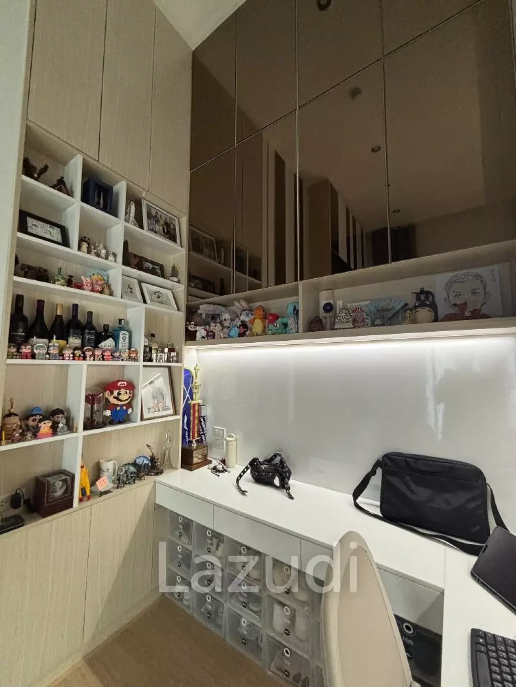 52 sqm high floor condo Noble Revolve Phaya Thai Bangkok