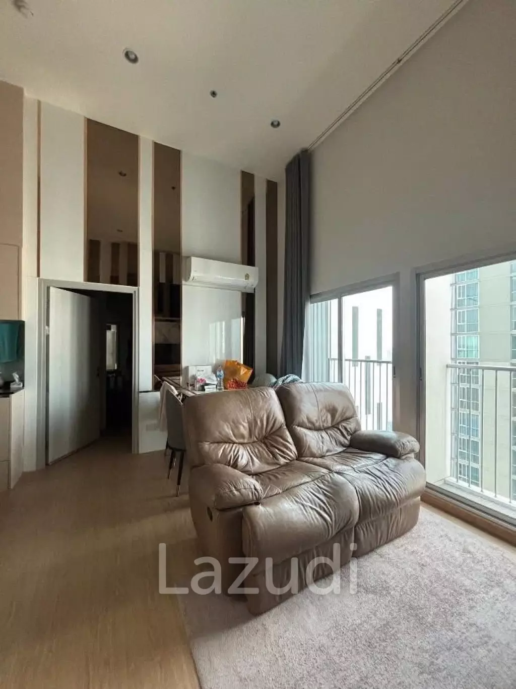 52 sqm high floor condo Noble Revolve Phaya Thai Bangkok