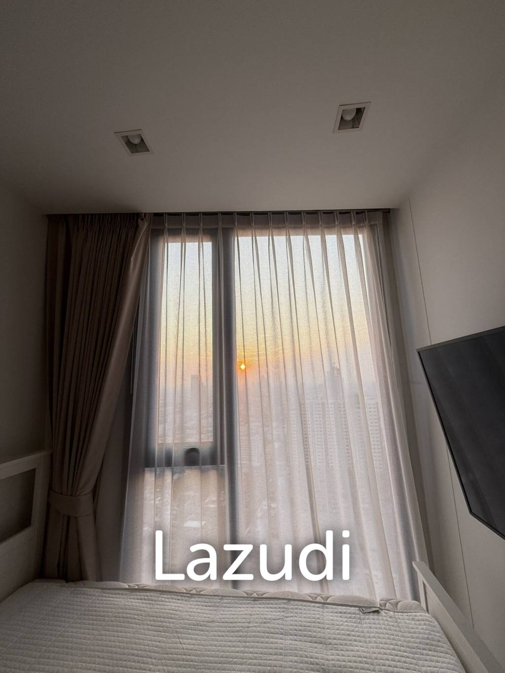 26.88 sqm 1 Bedroom Condo on 35th Floor at The Line Phahol-Pradipat Phaya Thai