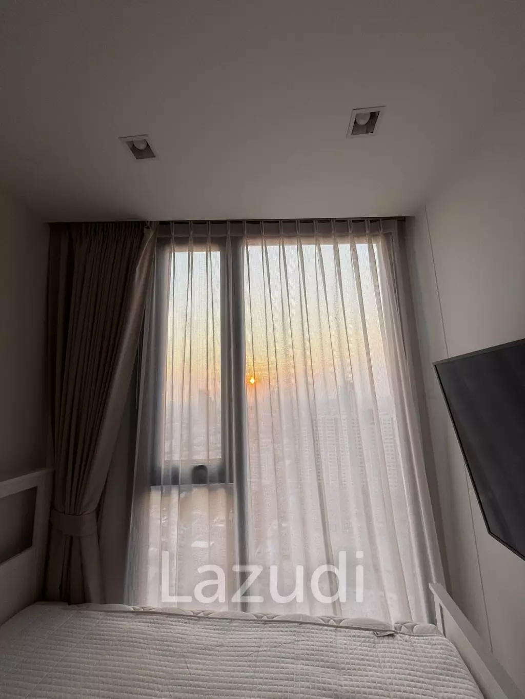 26.88 sqm 1 Bedroom Condo on 35th Floor at The Line Phahol-Pradipat Phaya Thai