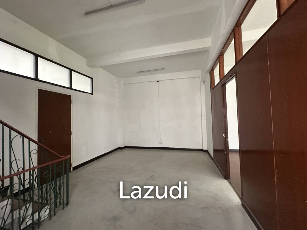 320 sqm 5-Storey Retail Building next to Central Bang Rak Bangkok